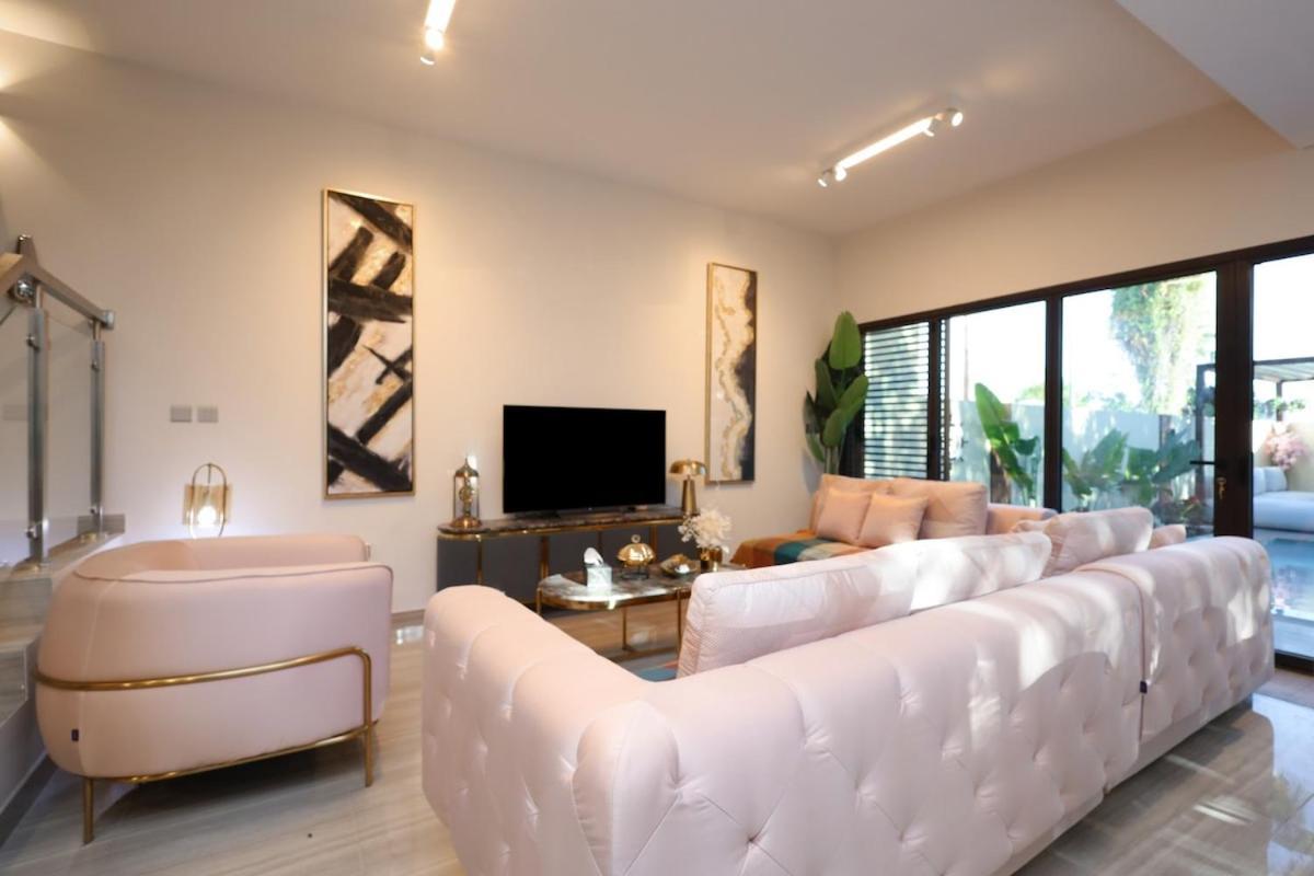 Stunning 4 Bed Villa, Private Pool, Damac Hills Dubai Esterno foto